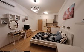 Central Belvedere Apartman